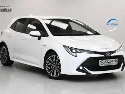 Gebraucht Toyota Corolla Club 122 PS (89 kW) 2019 Weiß Limousine