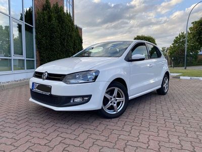 gebraucht VW Polo 1.2 TSI 90 PS Weiß Alufelgen 8fach Bereift Gepflegt