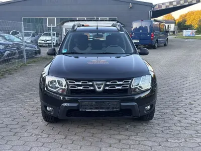 Gebraucht Dacia Duster Lauréate 109 PS (80 kW) 2017 Schwarz SUV