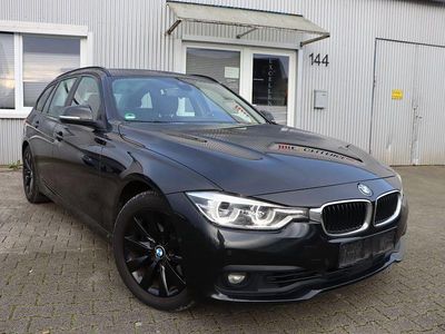 Saphirschwarz Gebraucht 2019 BMW 330 Advantage Kombi | 14.902 € (Fairer Preis)