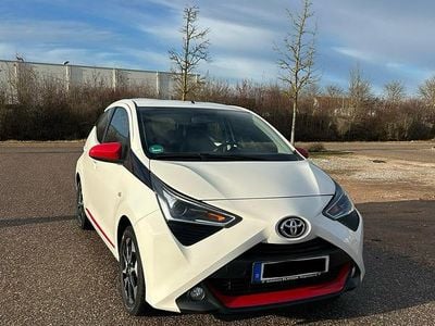 Weiß Gebraucht 2019 Toyota Aygo X-play Kleinwagen | 8.900 € (Fairer Preis)