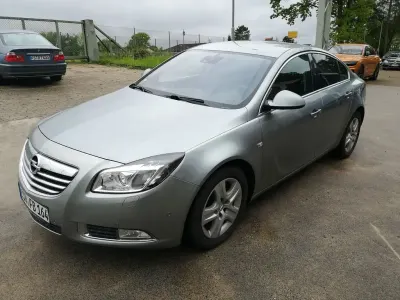 Gebraucht Opel Insignia Edition 140 PS (102 kW) 2011 Silber Limousine