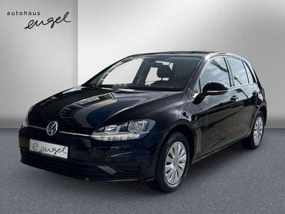 Second-hand VW Golf VII Trendline 110 CP (80 kW) 2017 Negru Berlinǎ