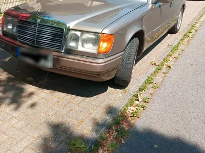 Gebraucht Mercedes 300 146 PS (107 kW) 1990 Braun Limousine