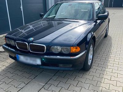 BMW 728