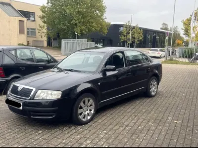Gebraucht Skoda Superb 193 PS (141 kW) 2002 Schwarz Limousine