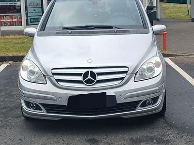 Mercedes B200