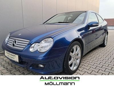 Gebraucht Mercedes C180 143 PS (105 kW) 2007 Blau Coupé