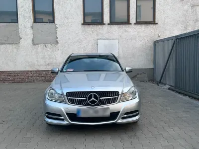 Gebraucht Mercedes C200 184 PS (135 kW) 2012 Silber Limousine