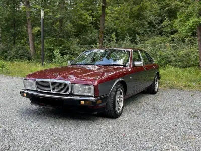 Gebraucht Jaguar XJ40 197 PS (144 kW) 1988 Rot Limousine