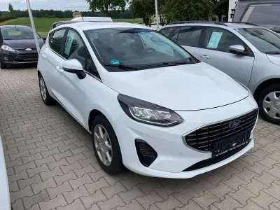 Gebraucht Ford Fiesta Titanium 101 PS (74 kW) 2023 Frostweiß Kleinwagen