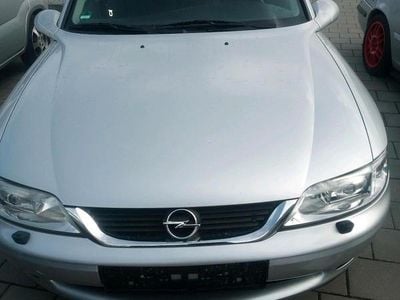 Usado Opel Vectra 115 HP (84 kW) 2001 Prateado Sedan