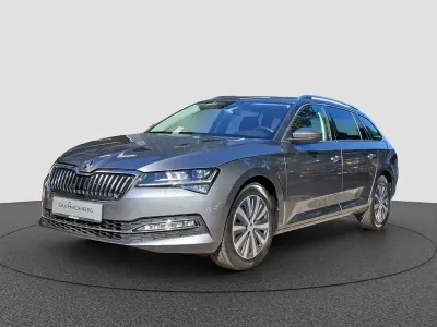 Gebraucht Skoda Superb Style 150 PS (110 kW) 2023 Grau Kombi