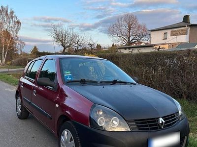 Gebraucht Renault Clio II 75 PS (55 kW) 2003 Rot Kleinwagen