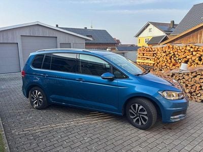 Gebraucht VW Touran Active 150 PS (110 kW) 2022 Blau Van / Kleinbus