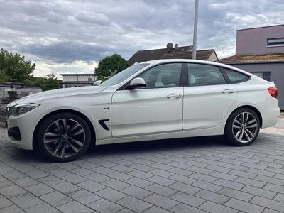 Second-hand BMW 325 Sport Line 218 CP (160 kW) 2013 Alb Berlinǎ