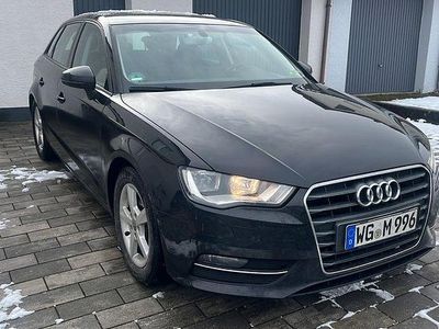 Schwarz Gebraucht 2013 Audi A3 Ambition Limousine | 9.700 €
