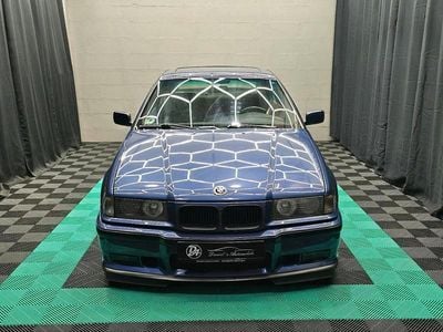 Gebraucht BMW 318 Performance 140 PS (102 kW) 1994 Blau Limousine