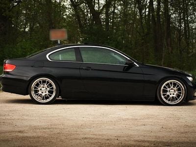 Gebraucht BMW 325 220 PS (161 kW) 2008 Schwarz Coupé