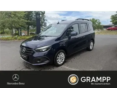Gebraucht Mercedes T180 Progressive 131 PS (96 kW) 2025 Blau Van / Kleinbus