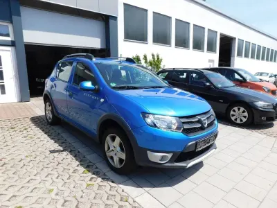 Gebraucht Dacia Sandero Stepway Ambiance 90 PS (66 kW) 2015 Blau Limousine