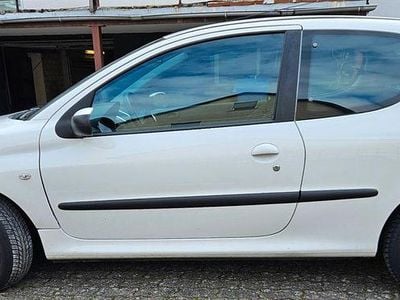 Usata Peugeot 206 60 CV (44 kW) 2010 Bianco Berlina