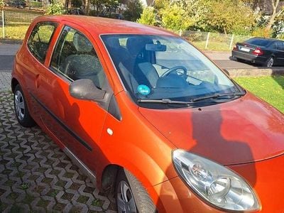 Orange Gebraucht 2009 Renault Twingo Authentique Kleinwagen | 1.500 € (Guter Preis)