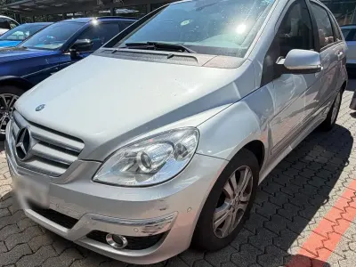 Gebraucht Mercedes B180 109 PS (80 kW) 2009 Grau Van / Kleinbus