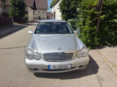 Gebraucht Mercedes C200 Avantgarde 163 PS (119 kW) 2000 Silber Limousine