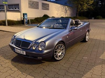 Gebraucht Mercedes CLK320 218 PS (160 kW) 1999 Violett Cabrio