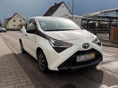 Gebraucht Toyota Aygo 72 PS (52 kW) 2019 Weiß Kleinwagen