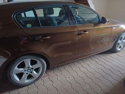 Gebraucht BMW 116 122 PS (89 kW) 2011 Braun Kleinwagen