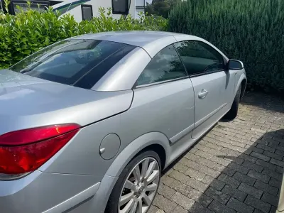 Gebraucht Opel Astra Edition 150 PS (110 kW) 2008 Silber Cabrio