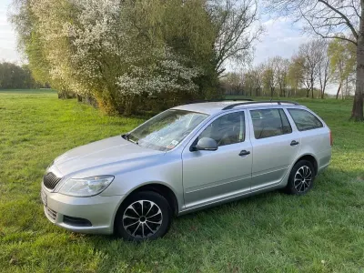 Gebraucht Skoda Octavia Ambition 122 PS (89 kW) 2012 Silber Kombi