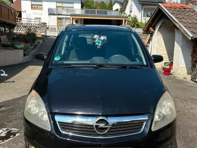 Używany Opel Zafira 105 KM (77 kW) 2007 Czarny Minivan