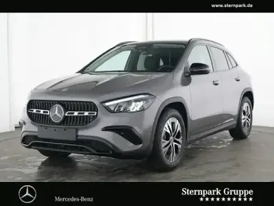 Gebraucht Mercedes GLA180 Night 136 PS (100 kW) 2025 lack mountaingrau SUV