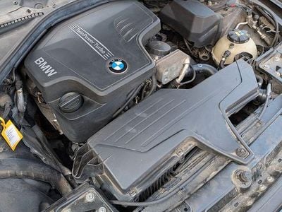 Gebraucht BMW 320 184 PS (135 kW) 2015 Schwarz Kombi