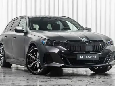 Gebraucht BMW i5 M Sport 250 kW (340 PS) 2024 Grau Kombi