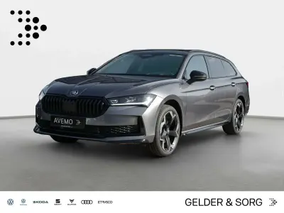 Neu Skoda Superb SportLine 193 PS (141 kW) 2026 Graphitegrau metallic Kombi