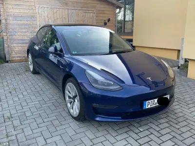 Usado Tesla Model 3 366 kW (498 HP) 2022 Azul Sedan