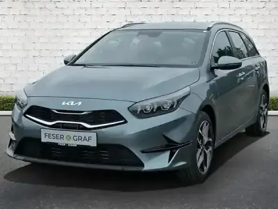 Gebraucht Kia Ceed 140 PS (102 kW) 2025 Yuka grau Kleinwagen