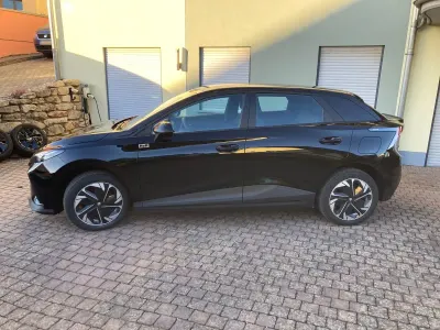 Second-hand MG MG4 EV 125 kW (170 CP) 2023 Negru Hatchback