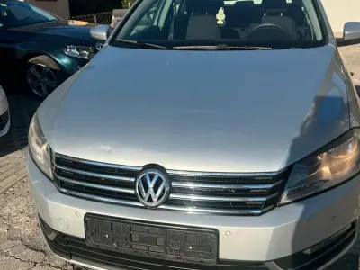 Gebraucht VW Passat 140 PS (102 kW) 2011 Grau Kombi