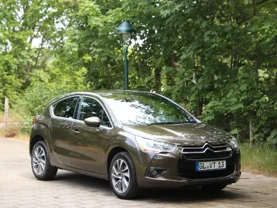 Gebraucht Citroën DS4 So Chic 114 PS (83 kW) 2013 Grün Kleinwagen
