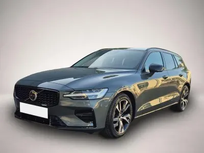 Gebraucht Volvo V60 Plus 197 PS (144 kW) 2025 Manufacturer Kombi