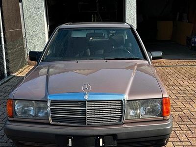 Usata Mercedes 190 109 CV (80 kW) 1993 Andere farben Berlina