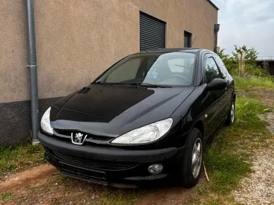 Gebraucht Peugeot 206 75 PS (55 kW) 2000 Schwarz Kleinwagen