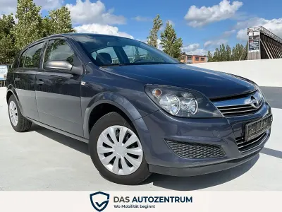 Gebraucht Opel Astra 90 PS (66 kW) 2009 Grau Kleinwagen