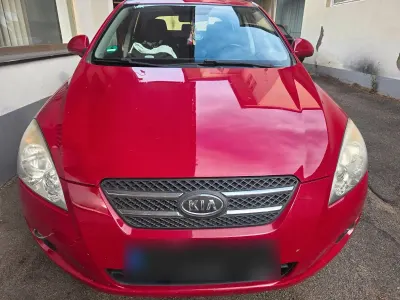 Gebraucht Kia Ceed 109 PS (80 kW) 2009 Rot Kleinwagen