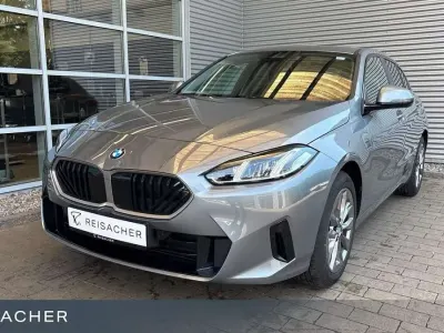 Neu BMW 120 170 PS (125 kW) 2026 Grau Kleinwagen
